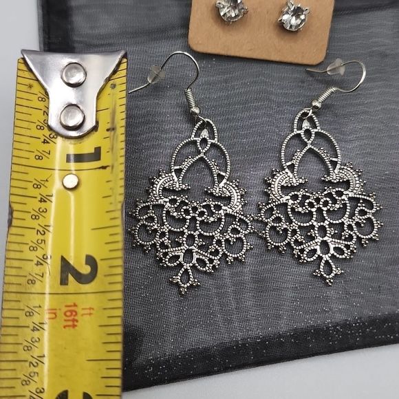 Free w bundle Silver Color earrings w/ studs - Picture 4 of 4